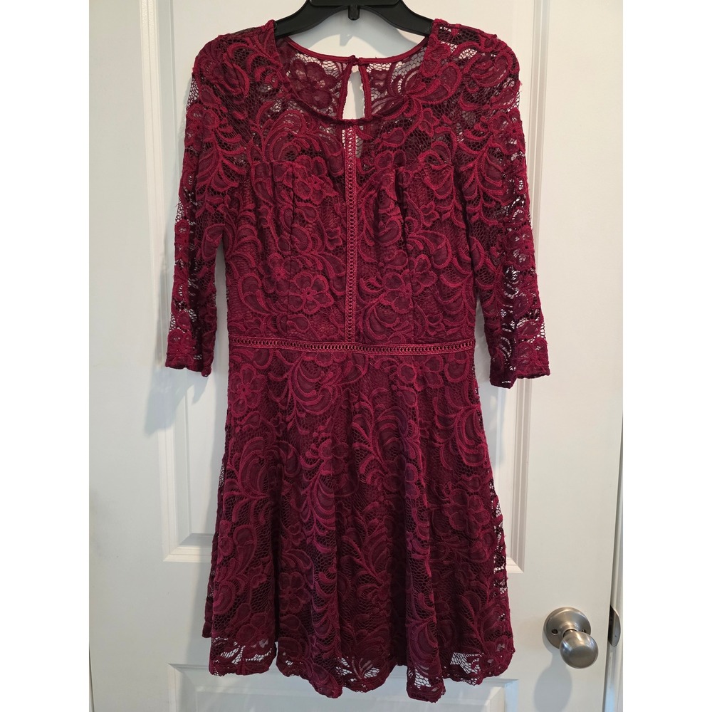 Women's sz 9 Burgundy Floral Lace Fit & Flare Skater Dress 3/4 Sleeve Party